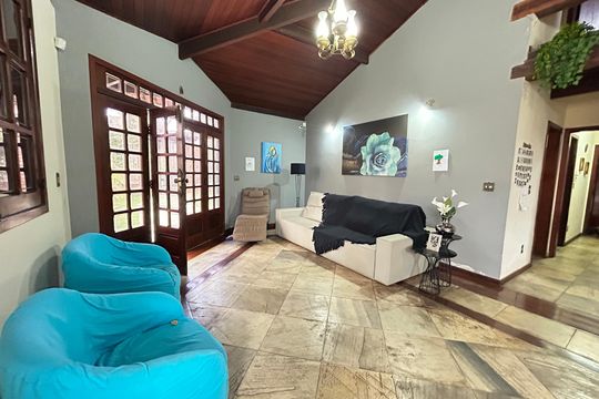 Casa à venda com 3 quartos, 1100m² em São Luiz, Belo Horizonte