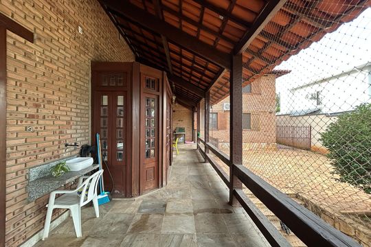 Casa à venda com 3 quartos, 1100m² em São Luiz, Belo Horizonte
