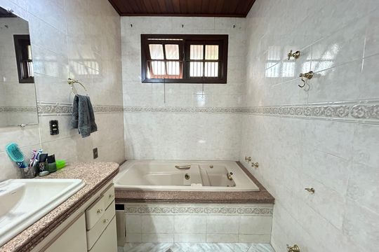 Casa à venda com 3 quartos, 1100m² em São Luiz, Belo Horizonte