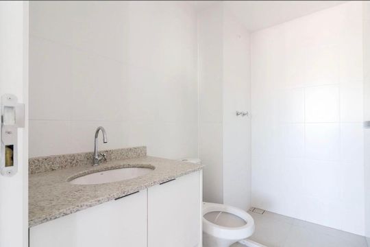 Banheiro Social de apartamento à venda com 2 quartos, 69m² em Vila Sonia, São Paulo