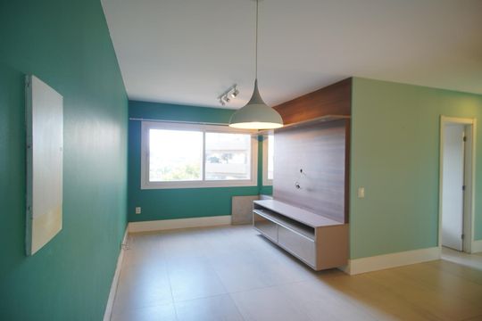 Apartamento à venda com 3 quartos, 75m² em São Sebastião, Porto Alegre