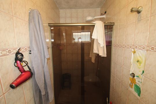 Banheiro 2 de casa à venda com 4 quartos, 120m² em Jardim das Laranjeiras, São Paulo