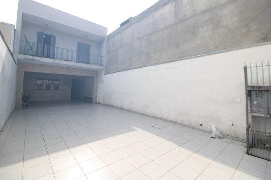 Garagem de casa à venda com 4 quartos, 120m² em Jardim das Laranjeiras, São Paulo