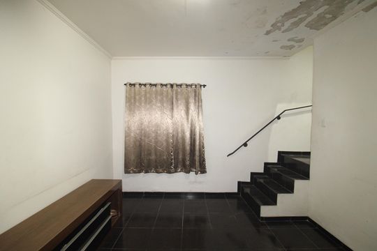Sala de casa à venda com 4 quartos, 120m² em Jardim das Laranjeiras, São Paulo