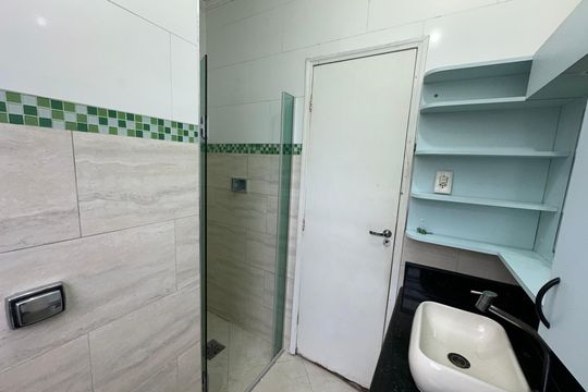 Banheiro de casa para alugar com 2 quartos, 131m² em Centro, São Vicente
