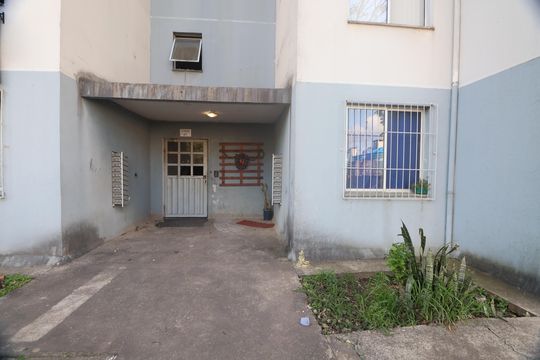 Fachada do bloco de apartamento para alugar com 2 quartos, 48m² em Guajuviras, Canoas