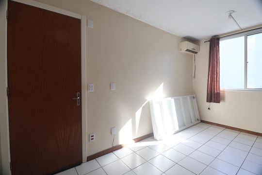 Sala de apartamento para alugar com 2 quartos, 48m² em Guajuviras, Canoas