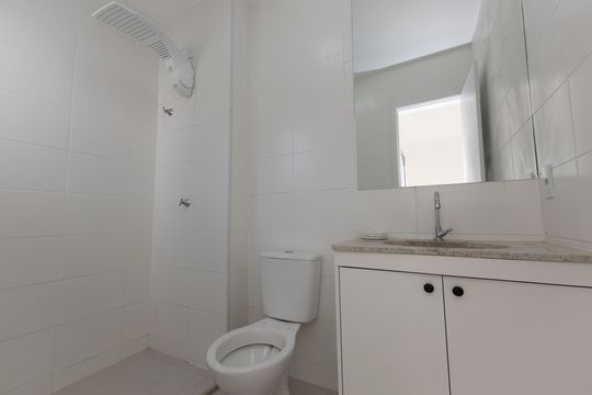 Banheiro da Suíte 2 de casa de condomínio para alugar com 2 quartos, 76m² em Vila Industrial, Nova Lima