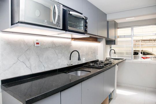 Cozinha + Área de Serviço de apartamento para alugar com 1 quarto, 35m² em Santana, Porto Alegre