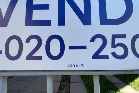 Placa  de apartamento à venda com 2 quartos, 68m² em Rio Branco, Novo Hamburgo