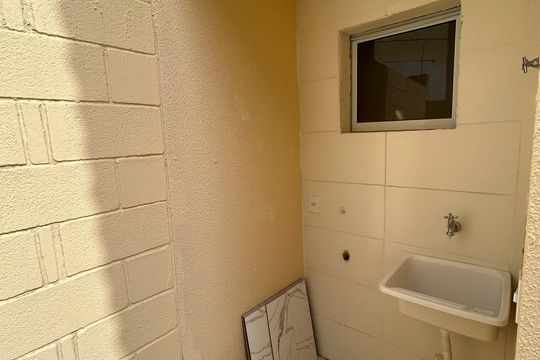 Área de serviço de casa para alugar com 2 quartos, 55m² em Chácara Ondas Verdes, Cotia