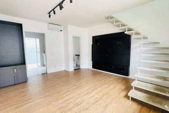 Casa de Condomínio para alugar com 2 quartos, 47m² em Morro Grande, Cotia