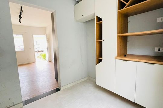 Cozinha de casa de condomínio para alugar com 2 quartos, 47m² em Morro Grande, Cotia