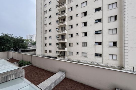 Vista  de kitnet/studio para alugar com 1 quarto, 42m² em Campo Belo, São Paulo