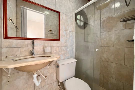 Banheiro da Suíte 3 de casa de condomínio para alugar com 4 quartos, 69m² em Tanque, Rio de Janeiro