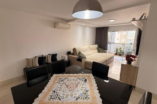 Sala de apartamento à venda com 3 quartos, 98m² em Setor Bueno, Goiânia