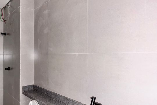 Banheiro de apartamento à venda com 2 quartos, 52m² em Piqueri, São Paulo