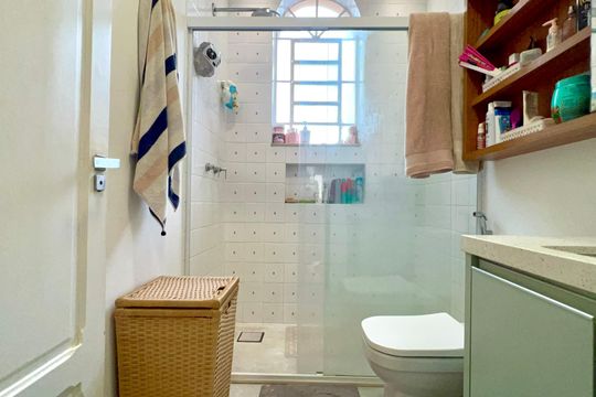 Banheiro de casa à venda com 3 quartos, 100m² em Pinheiros, São Paulo