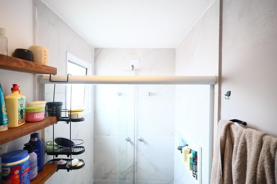 Banheiro da Suíte 1 de apartamento à venda com 2 quartos, 58m² em Jaguaribe, Osasco