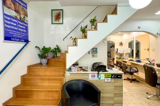Escada de casa à venda com 3 quartos, 63m² em Pinheiros, São Paulo