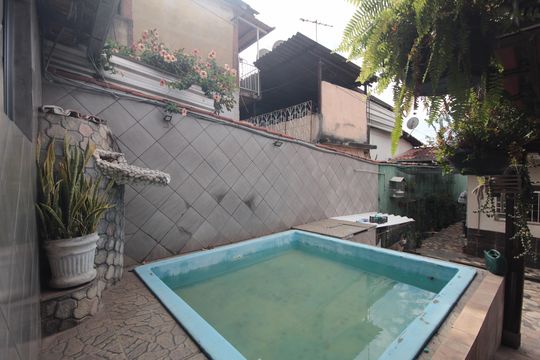 Piscina de casa para alugar com 4 quartos, 360m² em Guarani, Belo Horizonte