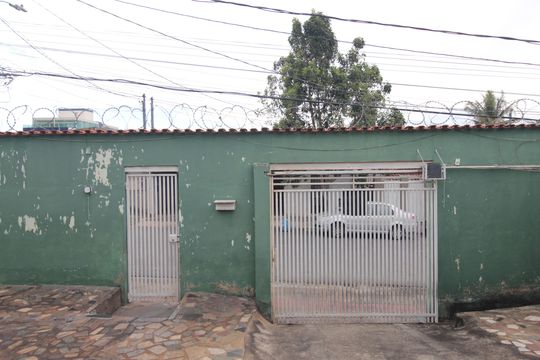 Garagem de casa para alugar com 4 quartos, 360m² em Guarani, Belo Horizonte