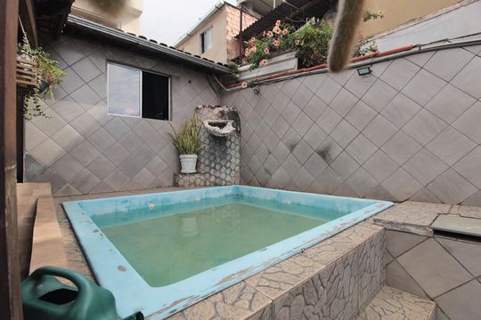 Piscina de casa para alugar com 4 quartos, 360m² em Guarani, Belo Horizonte