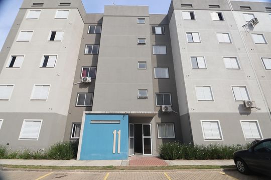 Fachada do bloco de apartamento para alugar com 2 quartos, 44m² em Centro, Canoas