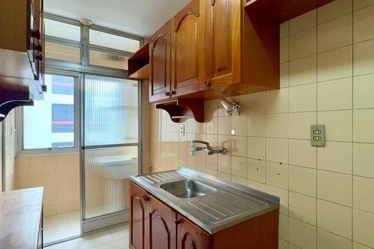 Cozinha de apartamento à venda com 2 quartos, 60m² em Pinheiros, São Paulo