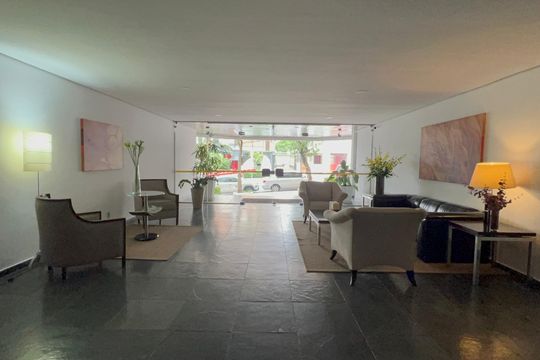 Hall de entrada de apartamento à venda com 2 quartos, 60m² em Pinheiros, São Paulo