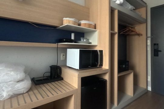 Cozinha/Guarda-Roupas de kitnet/studio para alugar com 1 quarto, 24m² em Gonzaga, Santos