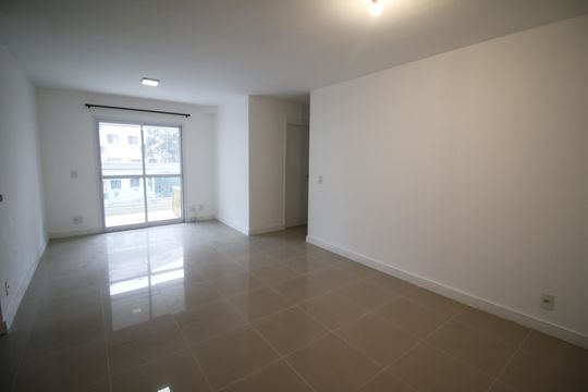 Sala de apartamento à venda com 3 quartos, 86m² em Pechincha, Rio de Janeiro