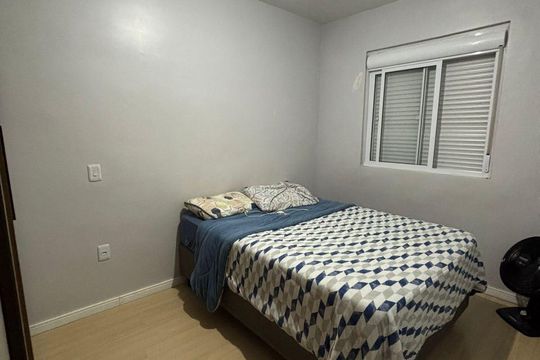 Quarto de apartamento para alugar com 2 quartos, 45m² em Olaria, Canoas