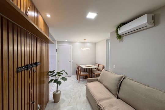 Sala de apartamento à venda com 2 quartos, 58m² em Recreio dos Bandeirantes, Rio de Janeiro