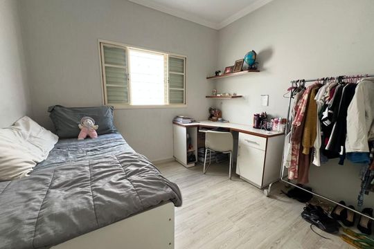 Quarto de casa para alugar com 3 quartos, 195m² em Pacaembu, Uberlândia