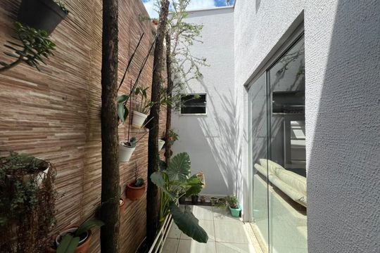 Área Externa de casa para alugar com 3 quartos, 195m² em Pacaembu, Uberlândia