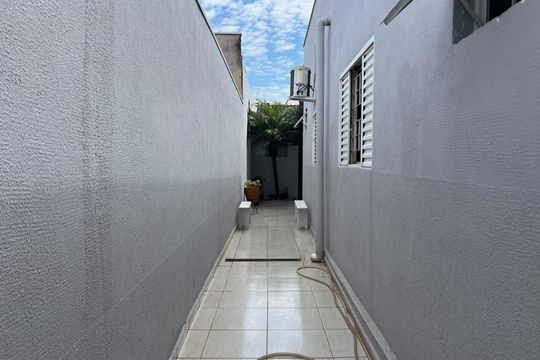 Corredor de casa para alugar com 3 quartos, 195m² em Pacaembu, Uberlândia