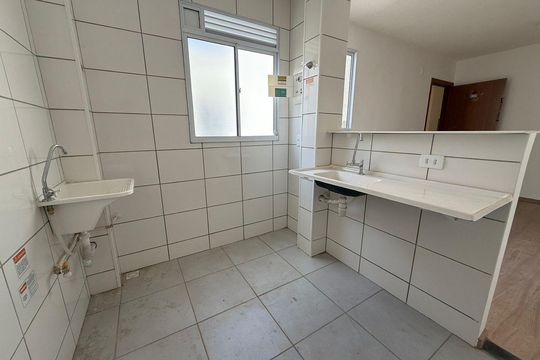 Cozinha de apartamento para alugar com 2 quartos, 38m² em Rosana, Ribeirão das Neves