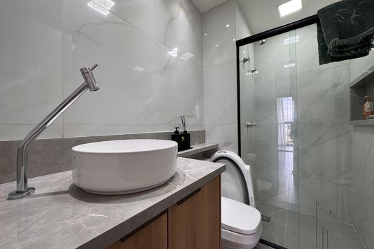 Banheiro Social de apartamento à venda com 2 quartos, 83m² em Recreio dos Bandeirantes, Rio de Janeiro