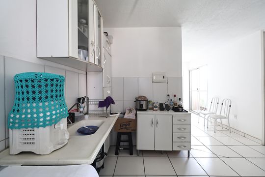 Cozinha de apartamento à venda com 2 quartos, 49m² em Jardim Alzira Franco, Santo André