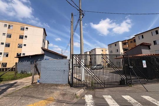 Fachada de apartamento à venda com 2 quartos, 49m² em Jardim Alzira Franco, Santo André