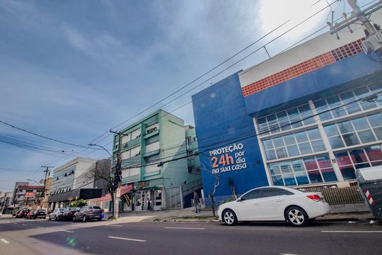 Fachada de apartamento à venda com 1 quarto, 37m² em Floresta, Porto Alegre
