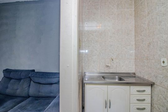 Cozinha de apartamento à venda com 1 quarto, 37m² em Floresta, Porto Alegre