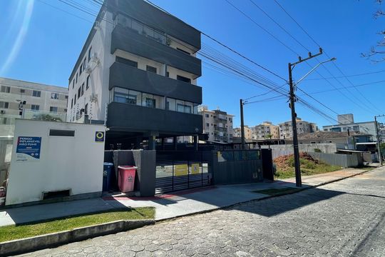 Fachada do Prédio de apartamento para alugar com 2 quartos, 63m² em Areias, São José