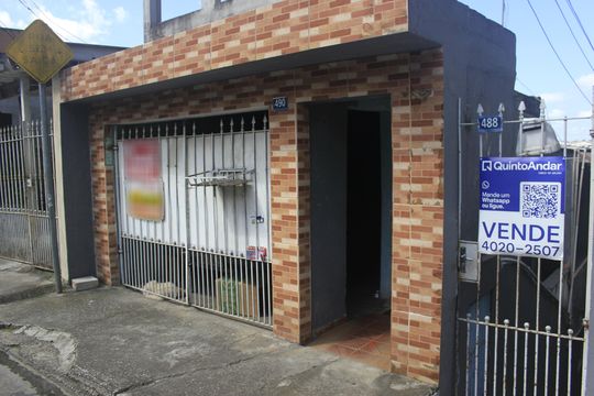 Fachada com placa QuintoAndar  de casa à venda com 5 quartos, 125m² em Cidade Jardim Cumbica, Guarulhos