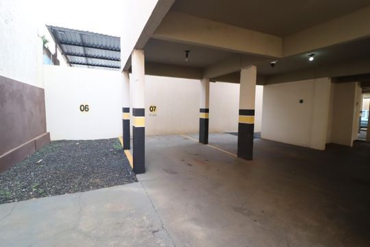 Garagem de apartamento para alugar com 2 quartos, 60m² em Santa Mônica, Uberlândia