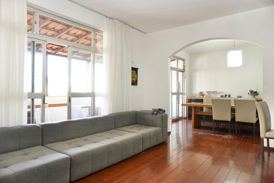 Apartamento à venda com 4 quartos, 180m² em Sion, Belo Horizonte
