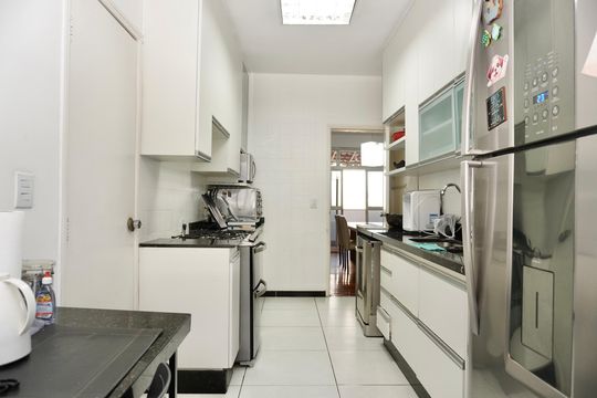 Cozinha  de apartamento à venda com 4 quartos, 180m² em Sion, Belo Horizonte