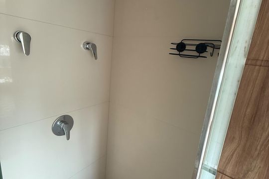 banheiro 1 de apartamento para alugar com 1 quarto, 42m² em Funcionários, Belo Horizonte