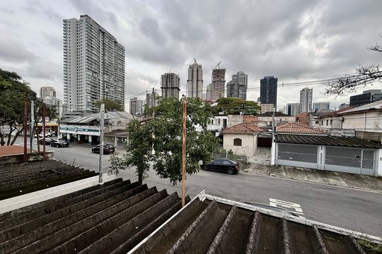 Vista Quarto 1 de casa à venda com 2 quartos, 150m² em Vila Cordeiro, São Paulo